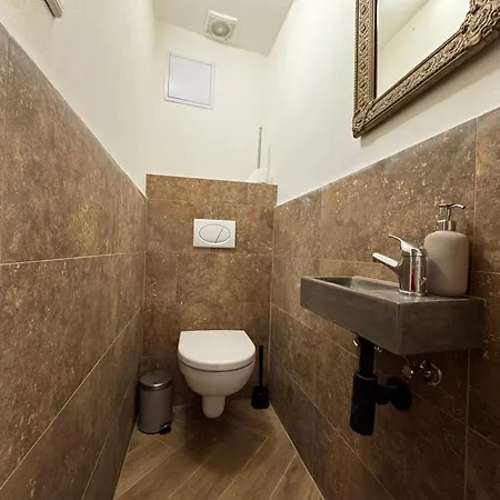 Melichar Trost Apartment *
